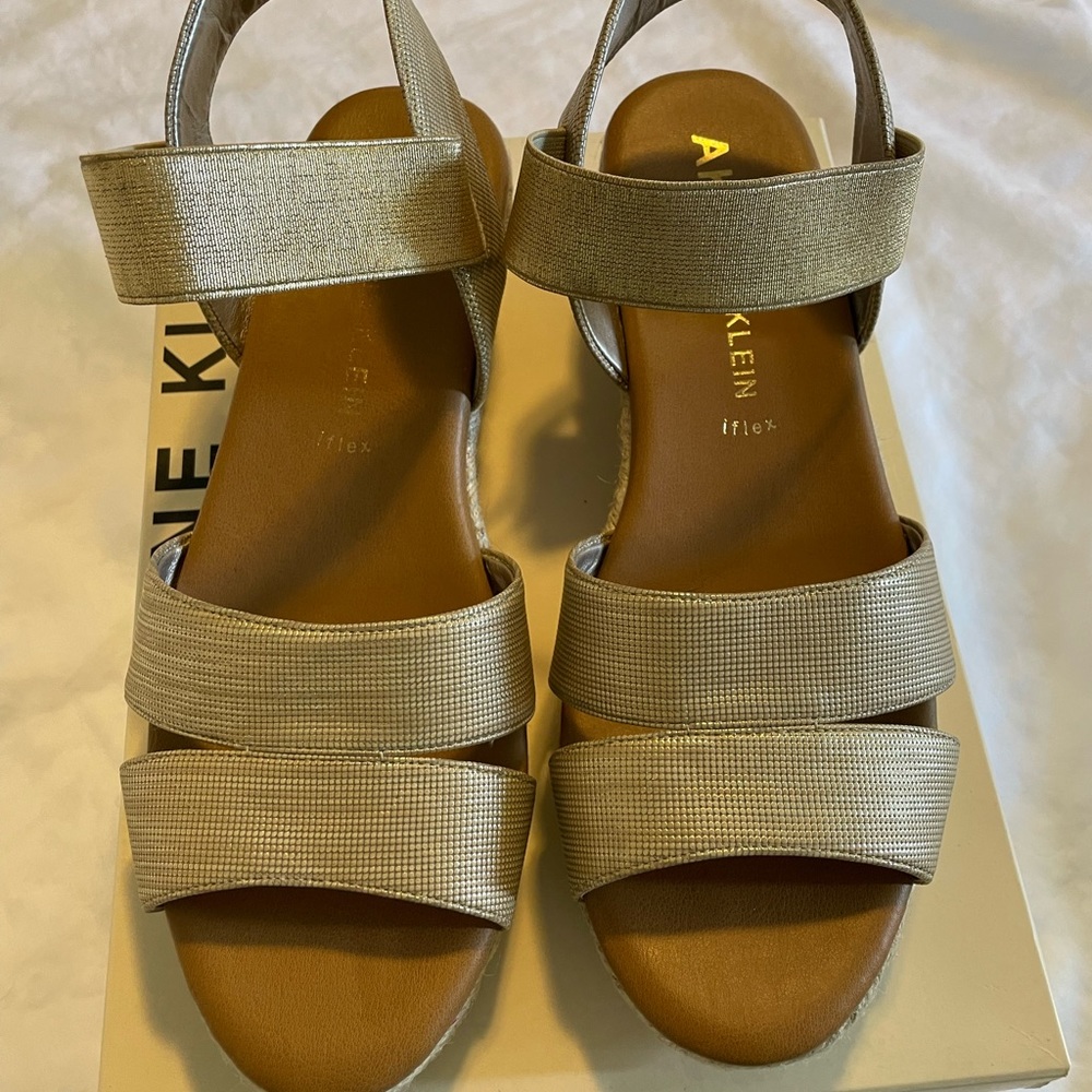 Anne Klein Size 10 Dress Wedges brand new